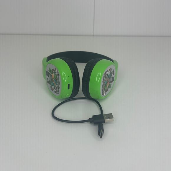 Minecraft Wireless Bluetooth Kids Headphones Volume Limited, Green, USB Charger - Picture 1 of 9